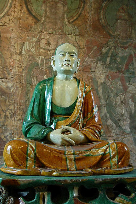  p>河北省易县罗汉像是中国辽代等身三彩罗汉像,早年被认定为唐代作品