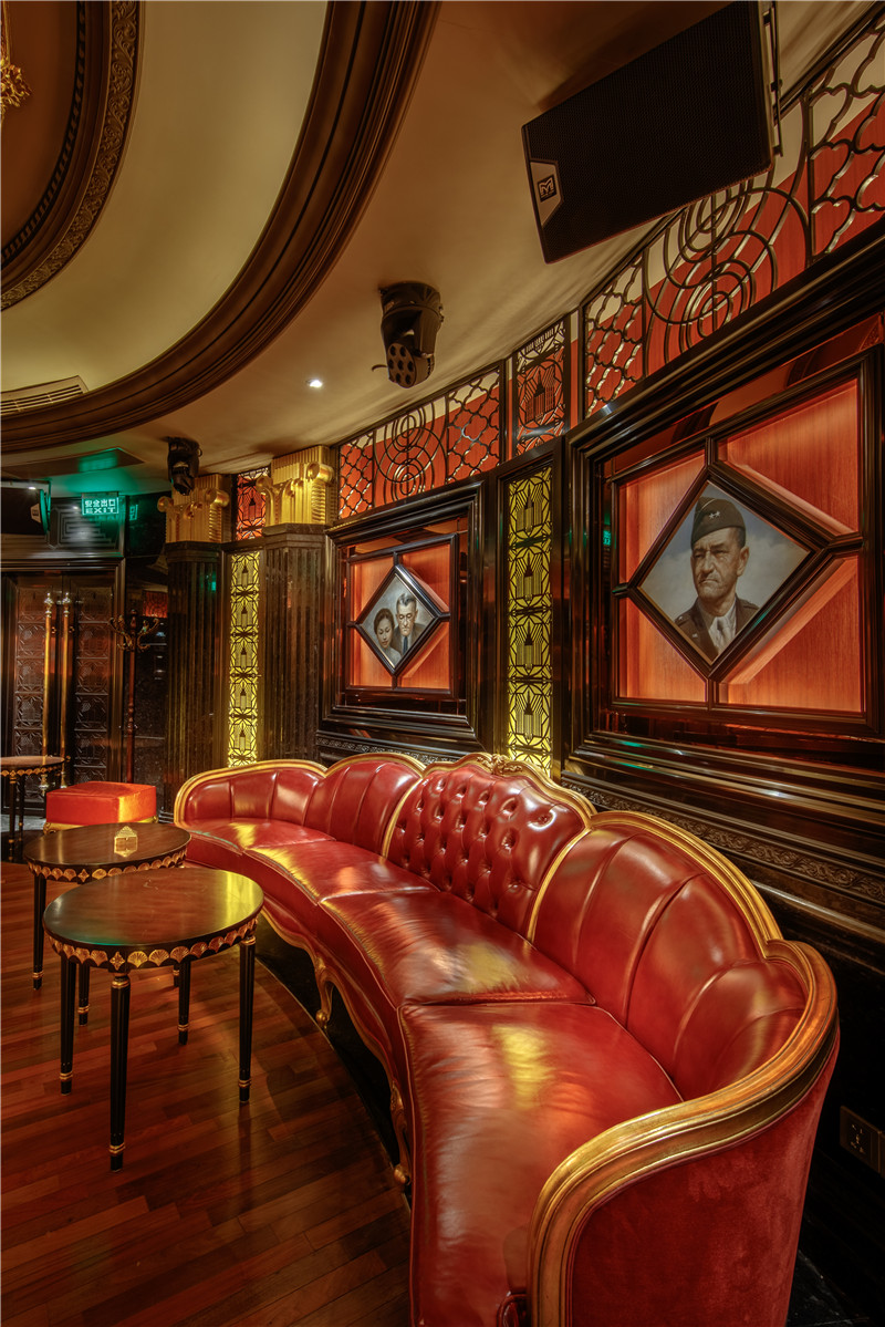 全称"百乐门大饭店舞厅",占地面积2550平方米