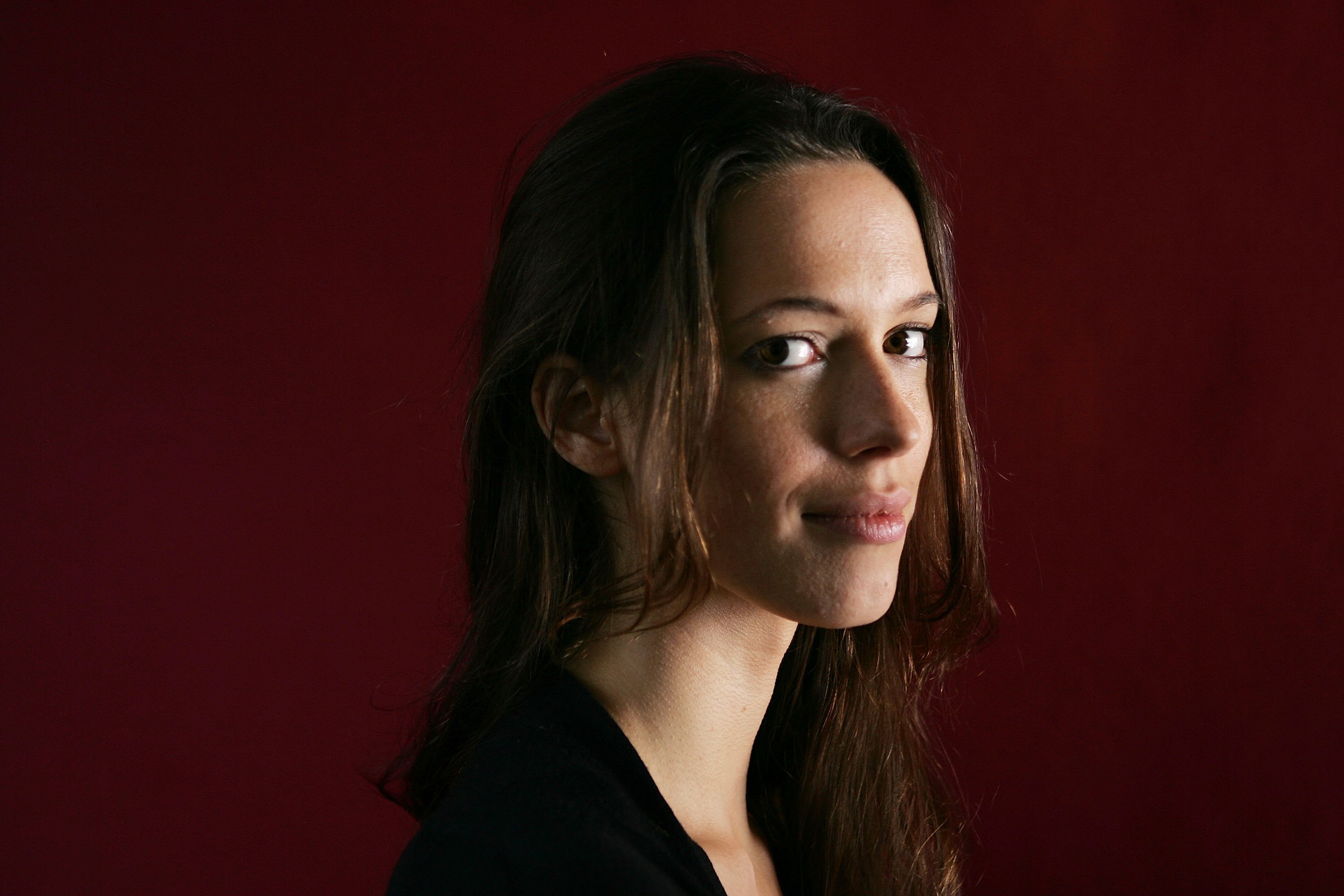  p>丽贝卡·豪尔(rebecca hall),1982年5月19日出生于英国伦敦,英国