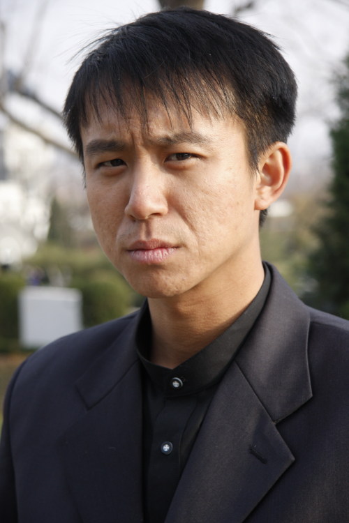 1980年11月11日出生于北京市东城区,中国内地影视男演员,毕业于北京