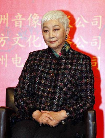  p>卢燕(lisa lu),1927年1月19日出生于北京市,美籍华裔女演员.