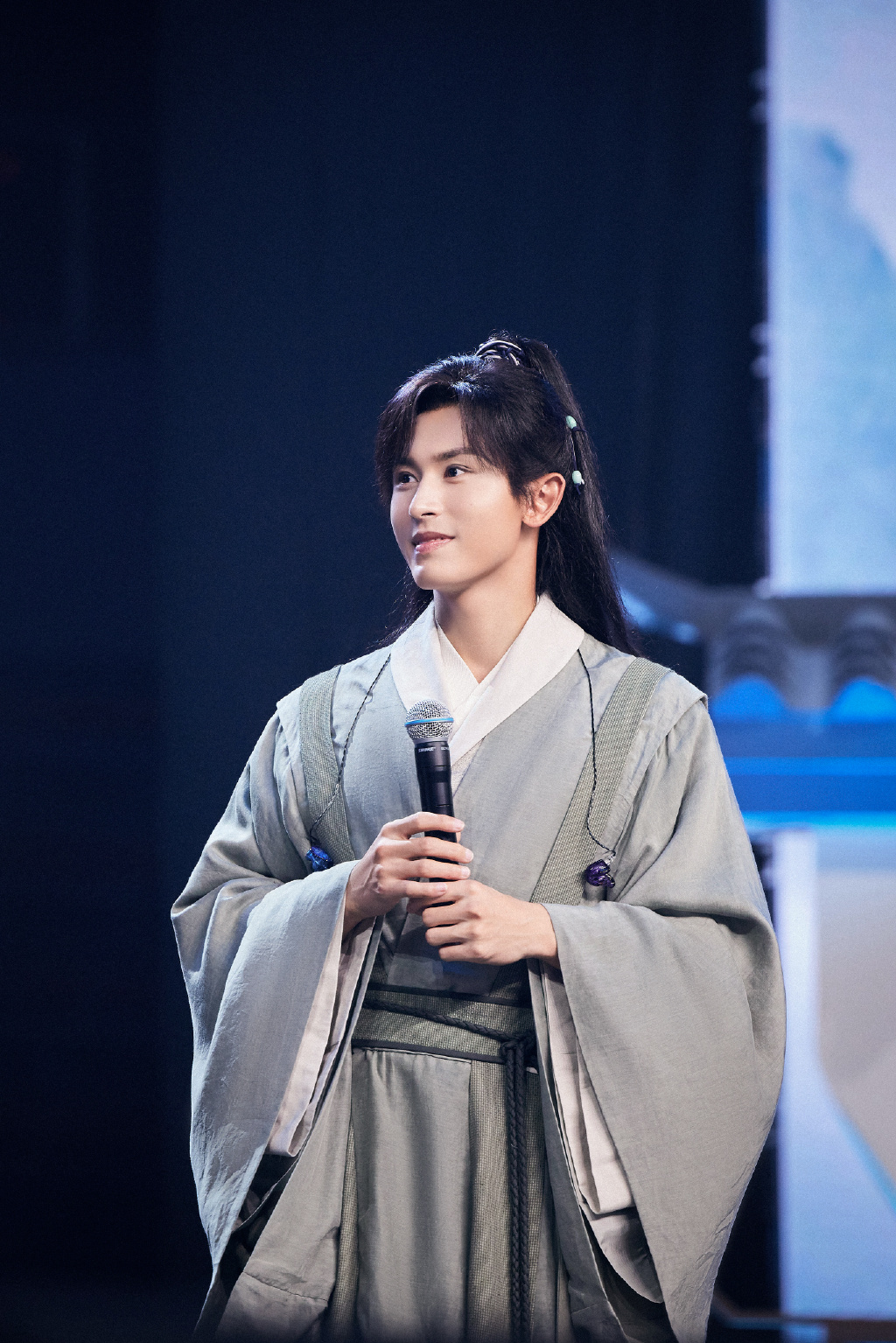  p>张哲瀚,1991年5月11日出生于江西省新余市,中国内地影视男演员