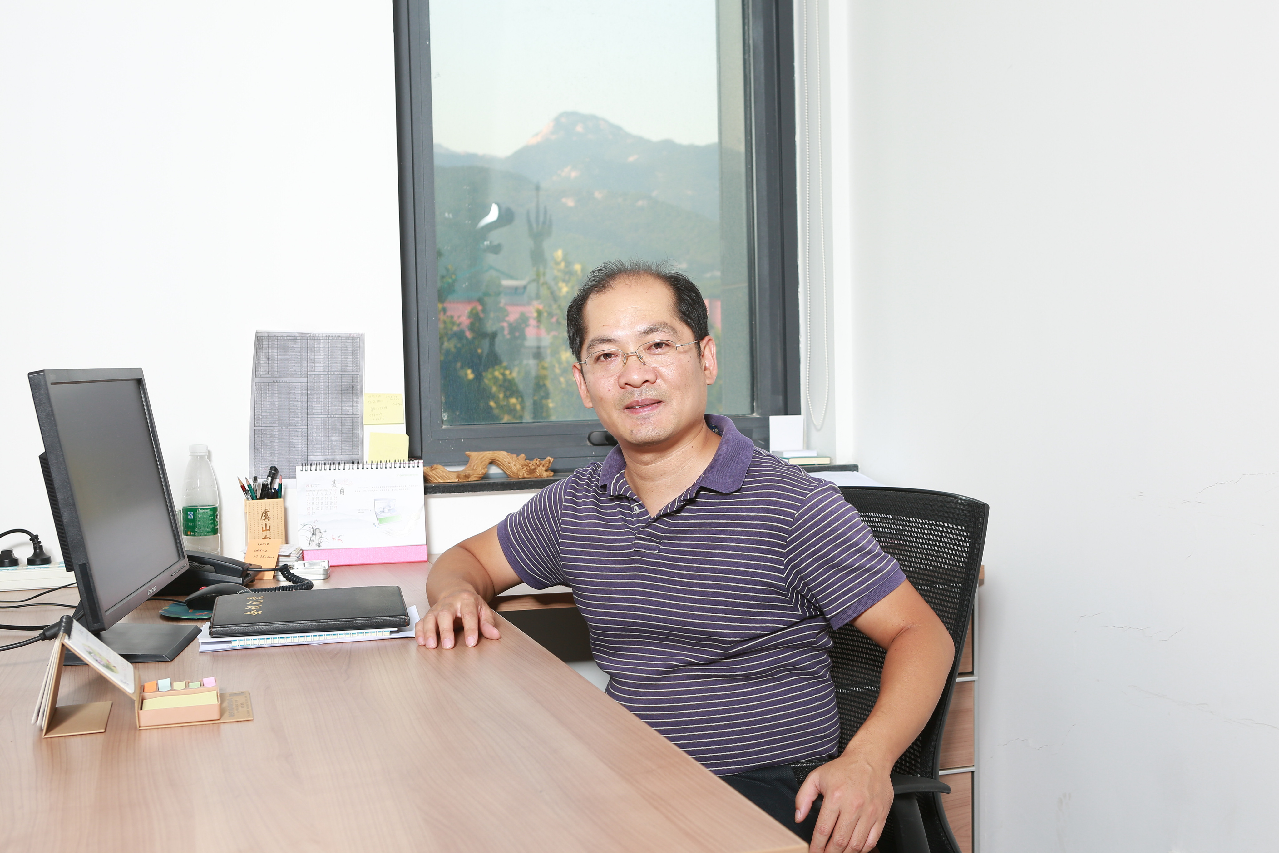  p>张数鑫  博士,教授,博士生导师,泰山学者青年专家. /p>