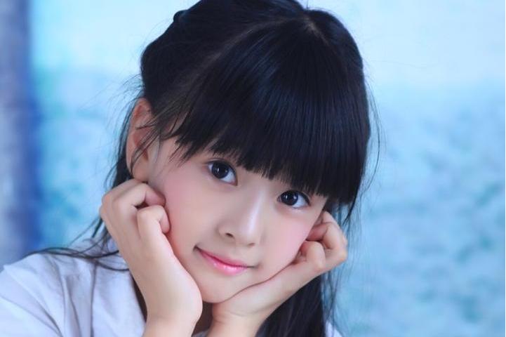  p>李雨霏,女,出生于2007年9月30日,居住在北京朝阳区,抖音短视频红人