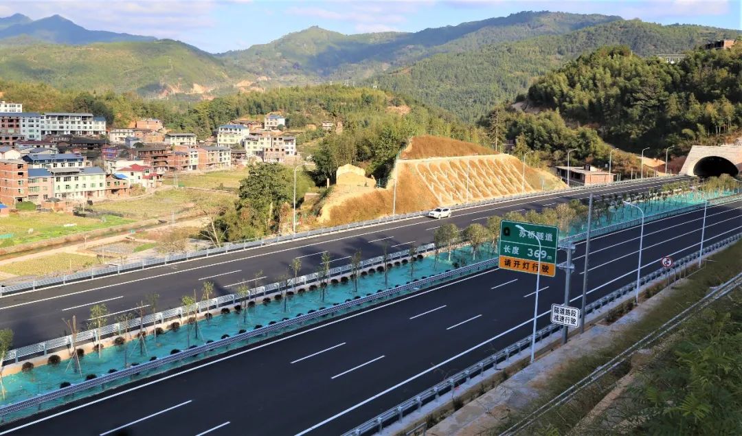  p>莆田—炎陵高速公路 i>(putian–yanling expressway) /i>,简称"莆