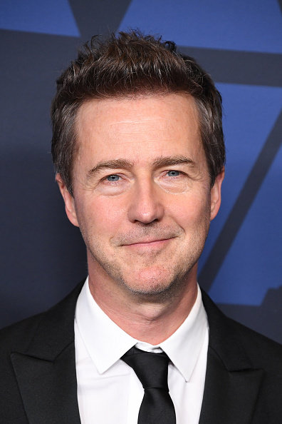  p>爱德华·诺顿(edward harrison norton),1969年8月18日出生于美国