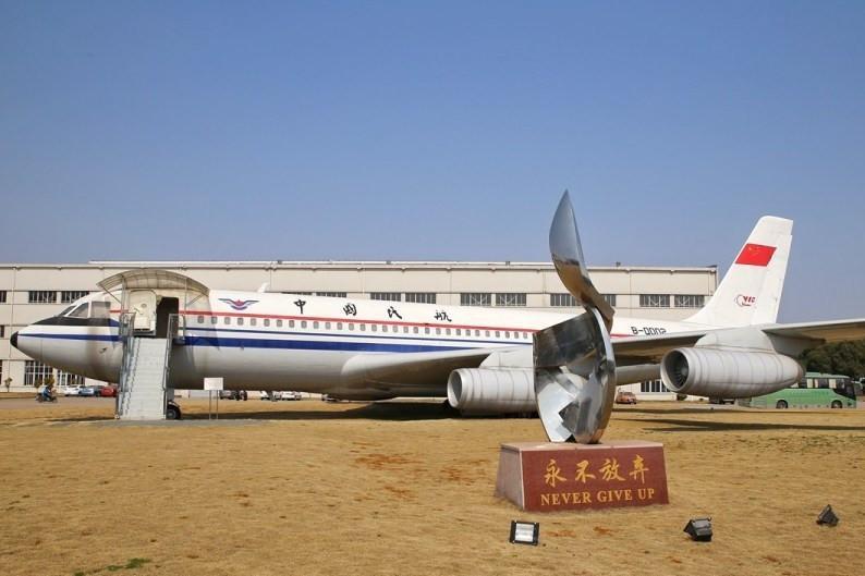  p>运-10(英文:shanghai y-10,中国代号:y-10)客机,是20世纪70年代由