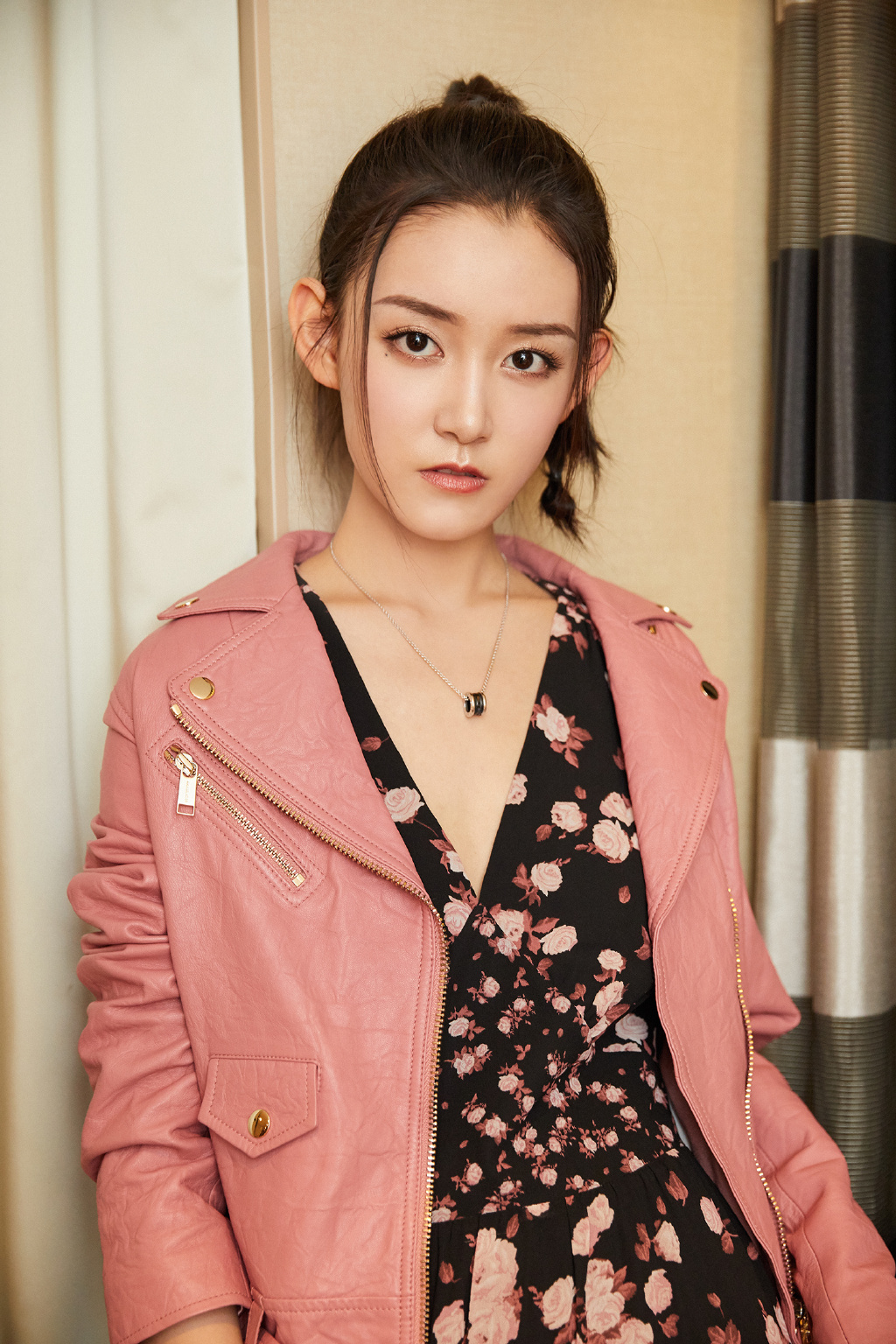  p>蒋依依,2001年1月1日出生于北京市,中国内地女演员.