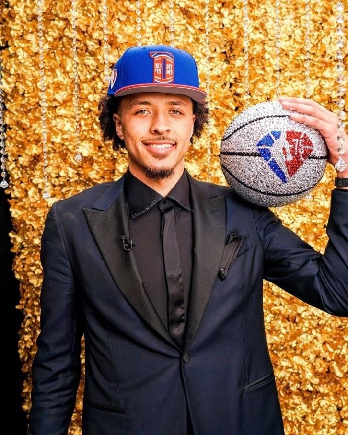  p>凯德·坎宁安(cade cunningham),全名凯德·帕克·坎宁安(cade