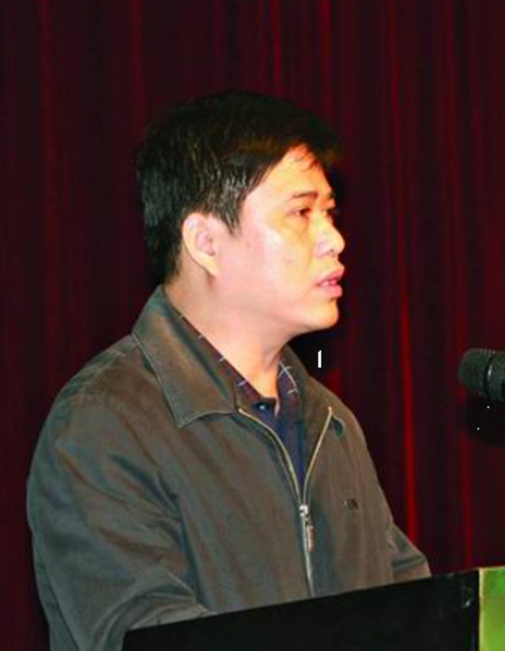 研究生学历,广西博白人,历任中房集团南宁房地产开发公司党委书记,总