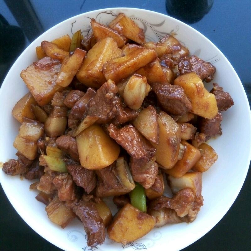 红烧土豆猪肉