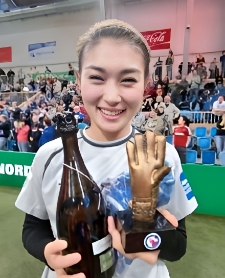 王飞（中国女子足球运动员）_百度百科