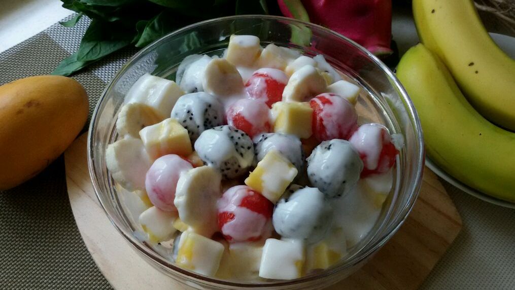 缤纷酸奶水果沙拉