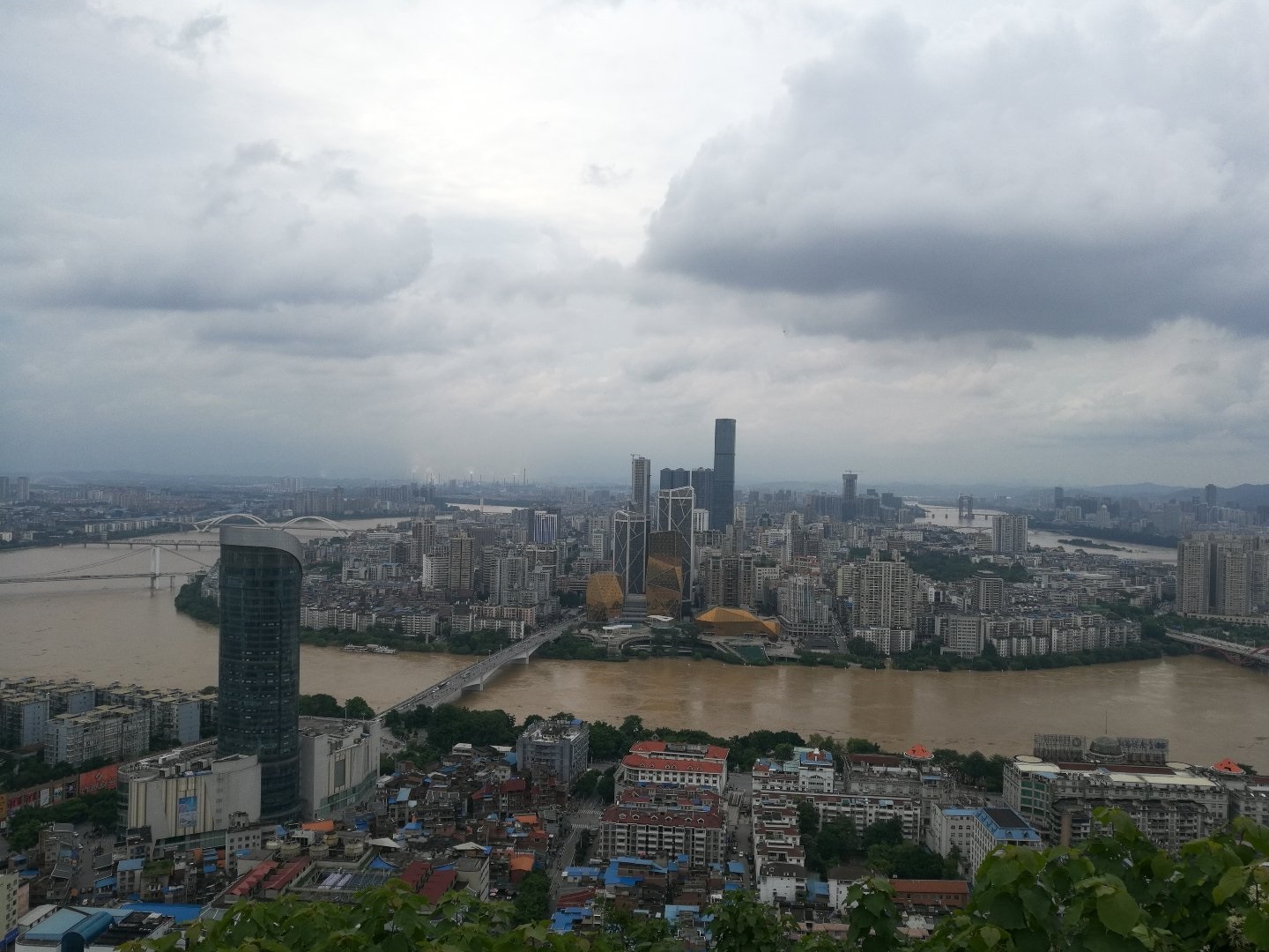  p>鱼峰区是中国 a target="_blank" href="/item/广西壮族自治区