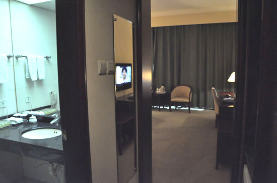  p data-id="gnhec9jybf">安阳市中原宾馆位于繁华市区解放大道中段