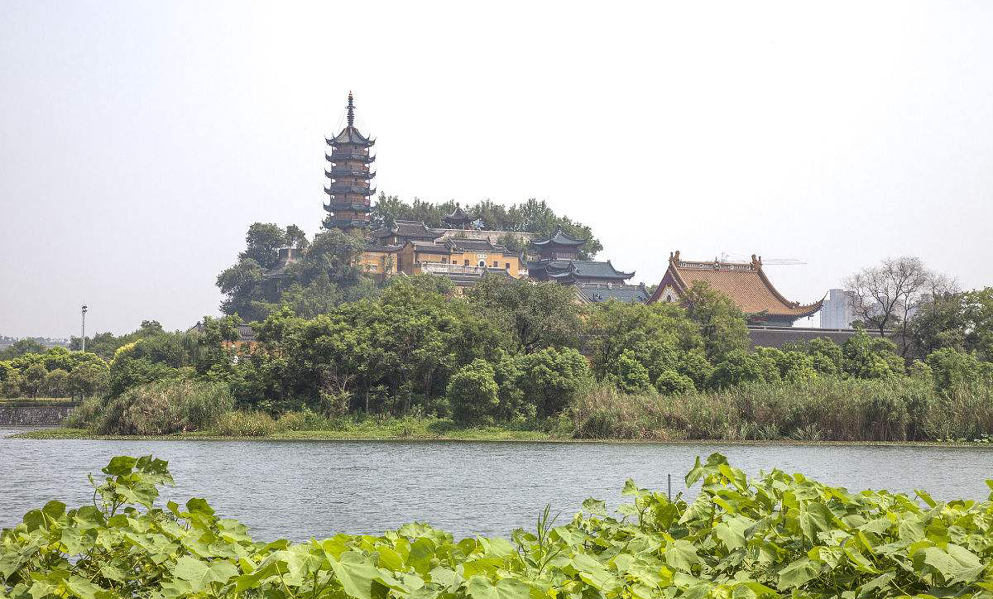 镇江火车站打的到金山寺多少钱『镇江火车站北广场到金山寺怎么走』 -