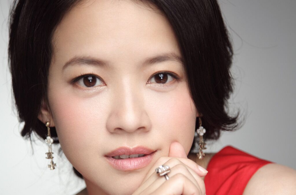  p>《天之美》是曾宝仪演唱一首歌曲,词曲童孔,所属专辑《想爱》. /p>