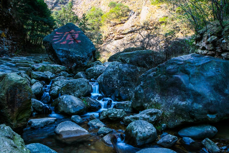  p>太湖源风景区,位于杭州 a target="_blank" href="/item/临安/6659