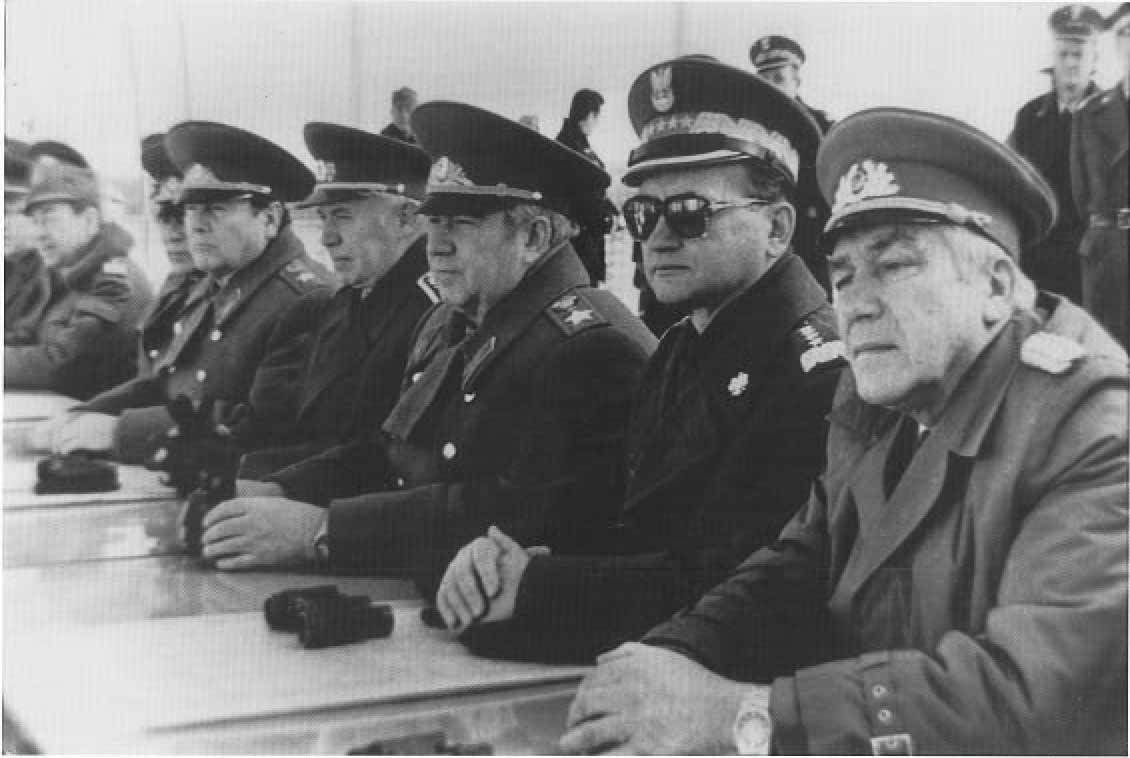 华沙条约（1955年以苏联为首等八国在华沙签订的军事政治同盟条约）_百度百科