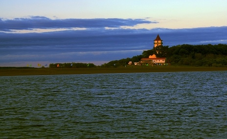 位于黑龙江省鹤岗市萝北县名山镇名山农场老团部上游,面粉厂下游之间