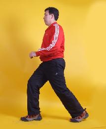 那时,受伤的运动员们以倒跑或倒走代替正常训练.