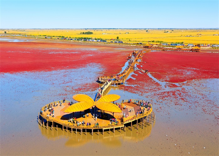 辽宁省盘锦市红海滩风景廊道景区