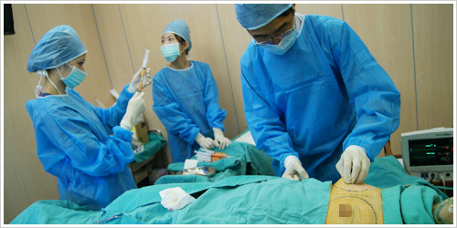  p>抽脂隆胸又称吸脂隆胸手术是指 a target="_blank" href="/item