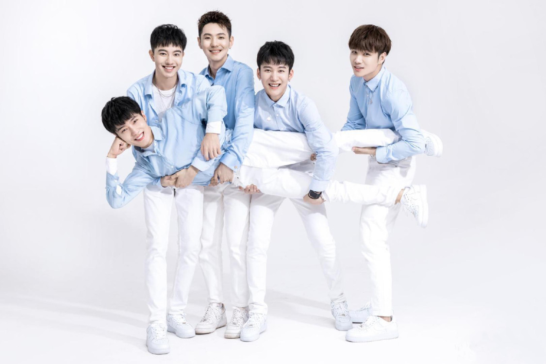  p data-id="gnbpbr6cu4">《恋与白》是有川,六饼,三岁,十四,奶栋演唱