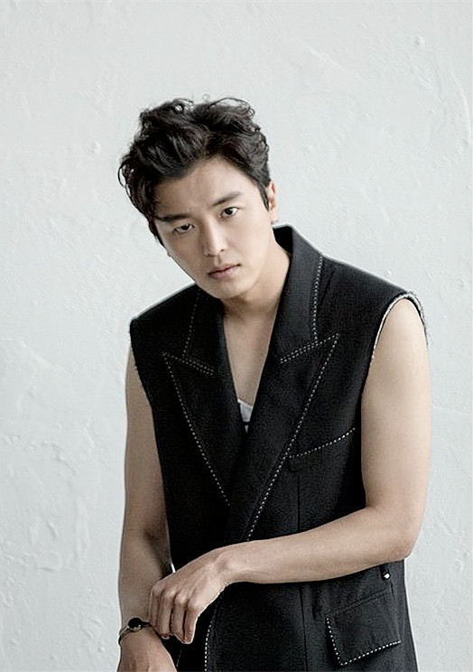  p>延宇振(         )1984年7月5日出生于韩国江原道江陵市,韩国男