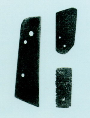 多孔石刀为该文化最典型的石质切割工具. /p>