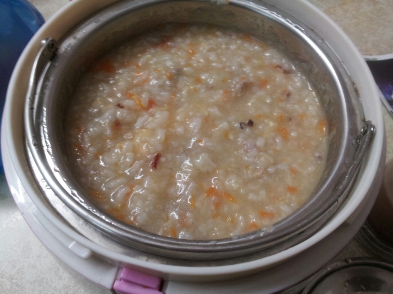  p>五谷营养粥是一道美食. /p>