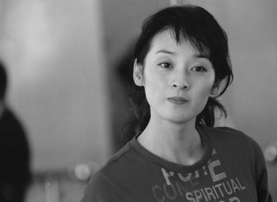  p data-id="gnwmimvf3l">应真,女,演员,毕业于 a target="_blank"