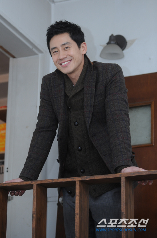  p>申河均(         ,shin ha kyun),1974年5月30日出生于韩国首尔