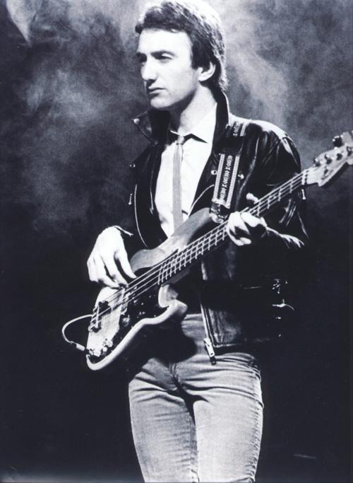  p>约翰·迪肯(john deacon),男,出生于1951年8月19日,英国著名乐队 a