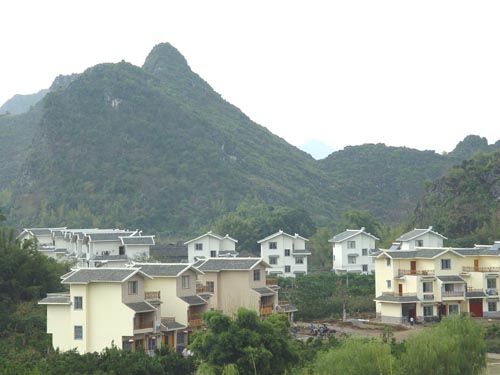  p>横山村,属于山区.距离村委会5.00公里,距离镇17.