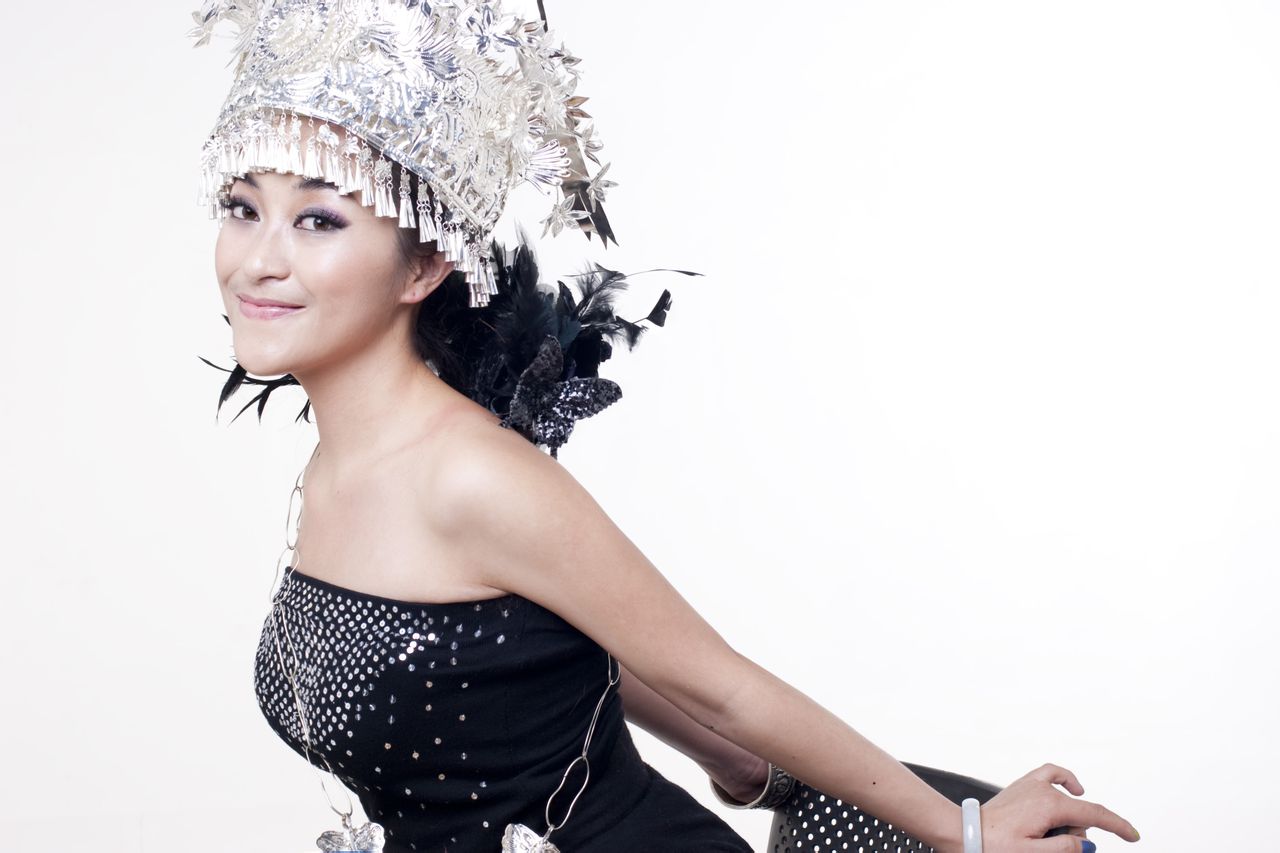  /p> p>又名禾麻迪娜是一个来自八百多人口的苗族(彝苗人)姑娘, a