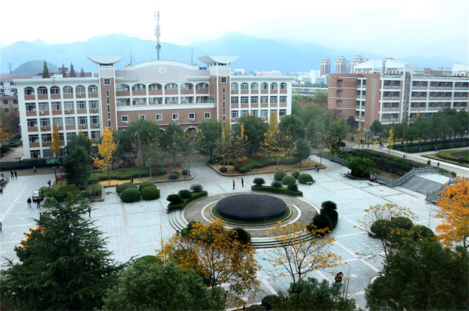 丽水师范专科学校