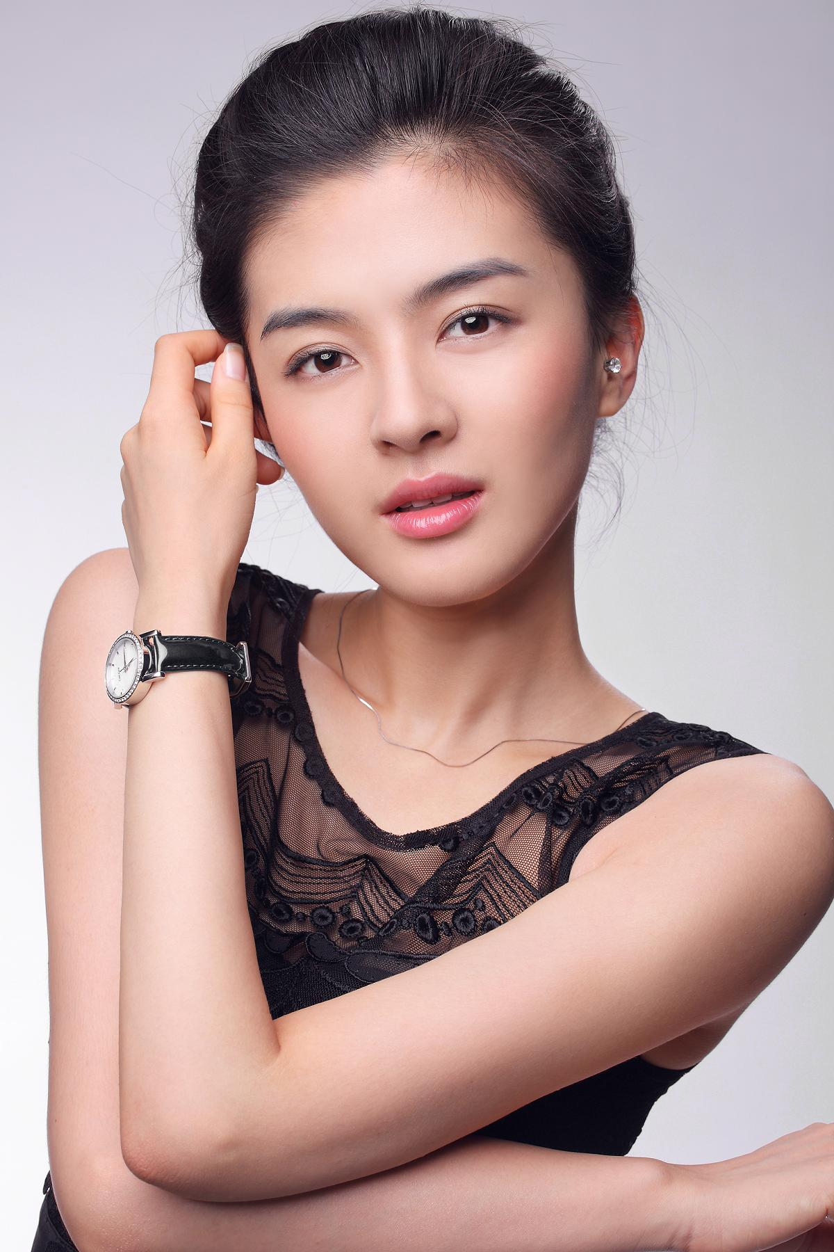  p>《火辣辣的娘们儿》范琳琳演唱歌曲,所属专辑:世上终有真情在 火辣