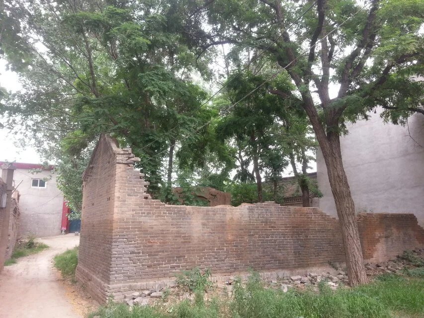 南部与河南地界接壤.马村原是一乡级行政中心,与1996年并入柳元镇.
