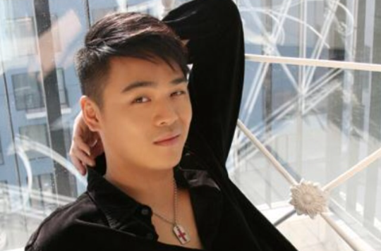 《大头皮鞋》是内地男歌手 a target="_blank" href="/item/韩晓