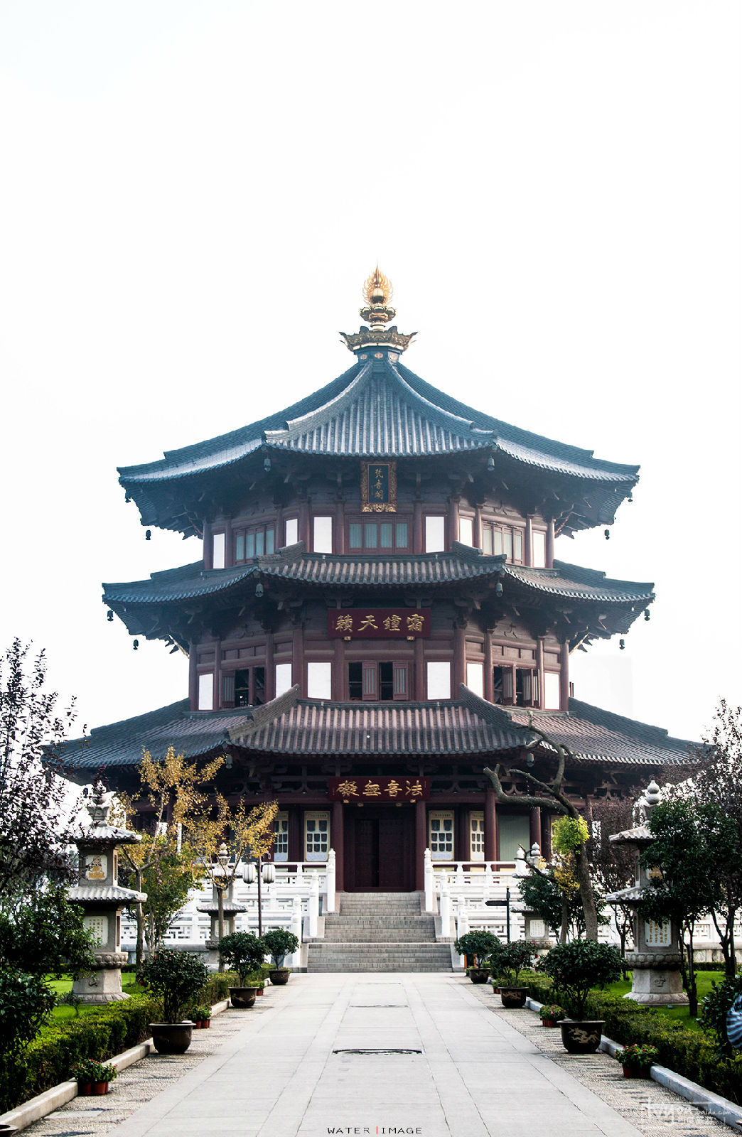  p>寒山寺位于苏州市姑苏区,始建于南朝萧梁代天监年间(公元502～519