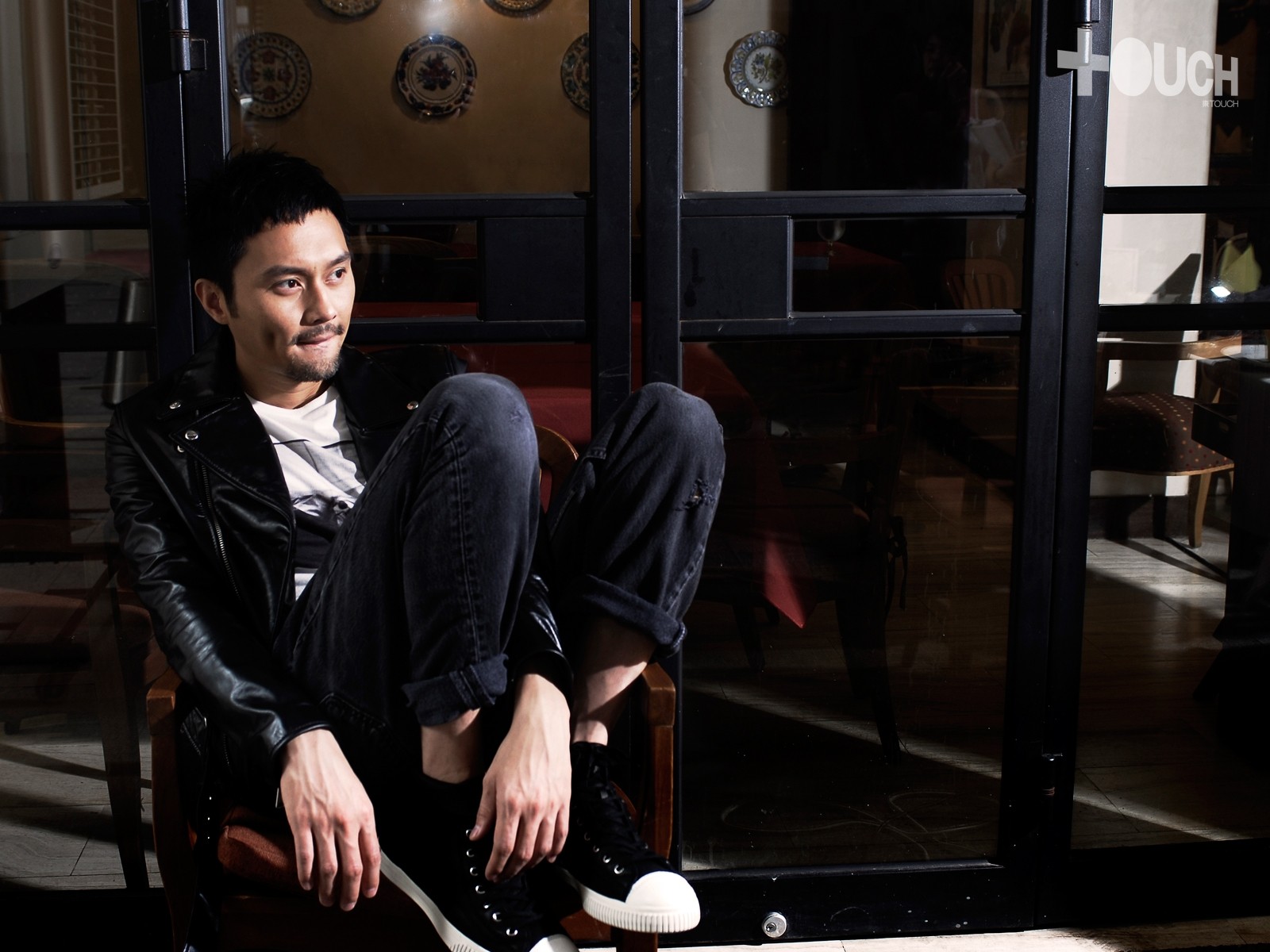  p>张智霖(julian cheung),1971年8月27日出生于香港,中国香港男 a