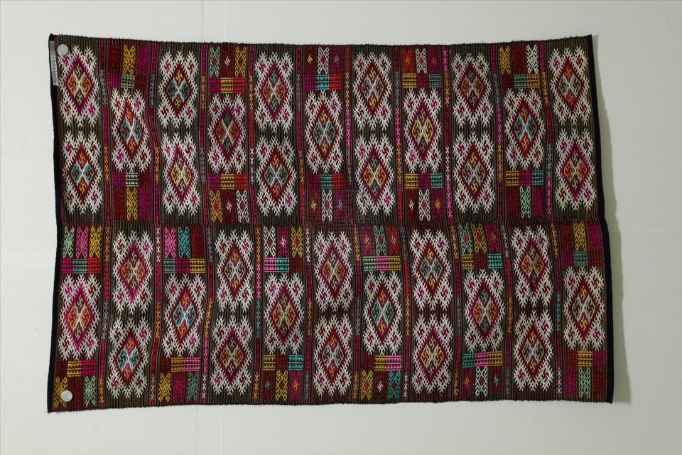 现代云南版纳傣族织锦