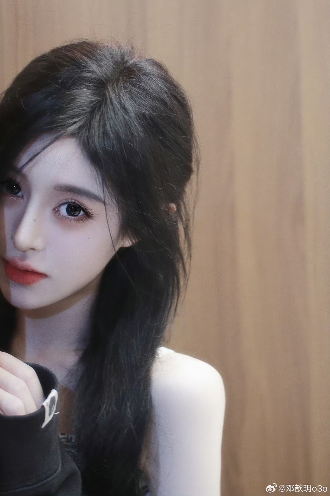  p data-id="2ggt51oos6i">邓歆玥,2005年4月