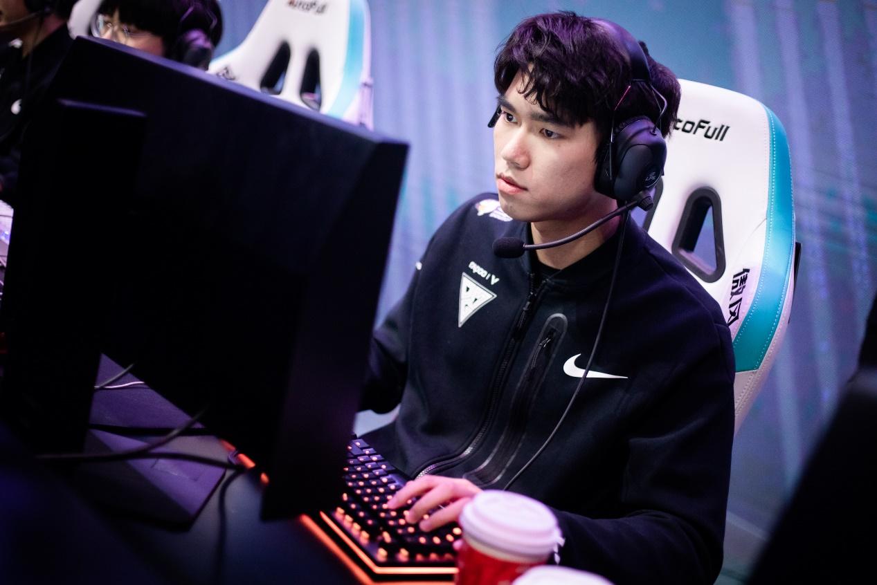  p data-id="2fdsdo430dm">毛安,(游戏id:aki,曾用id:life),2000年4月