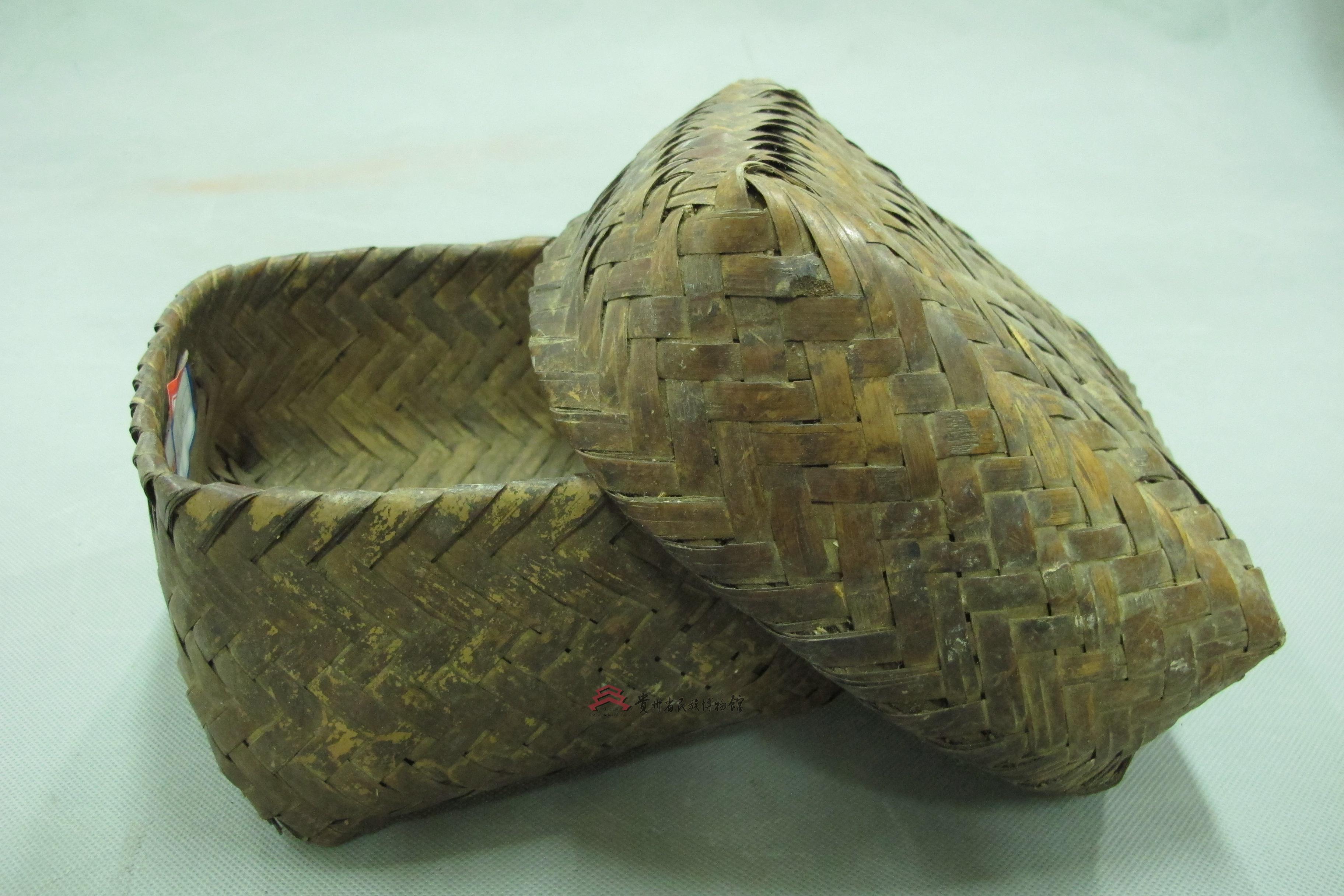 当代油迈瑶族竹制饭盒