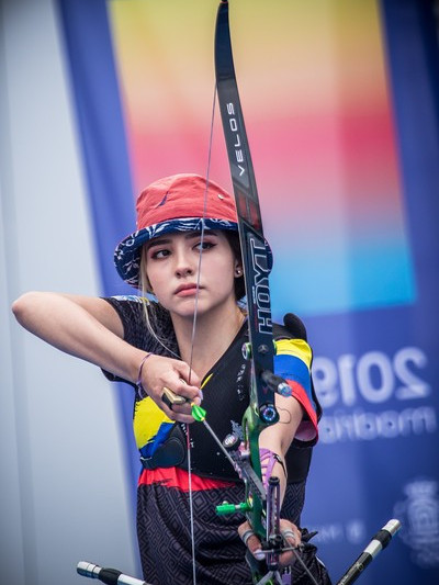  p>瓦伦蒂娜·阿科斯塔-希拉尔多 i>(acosta giraldo valentina