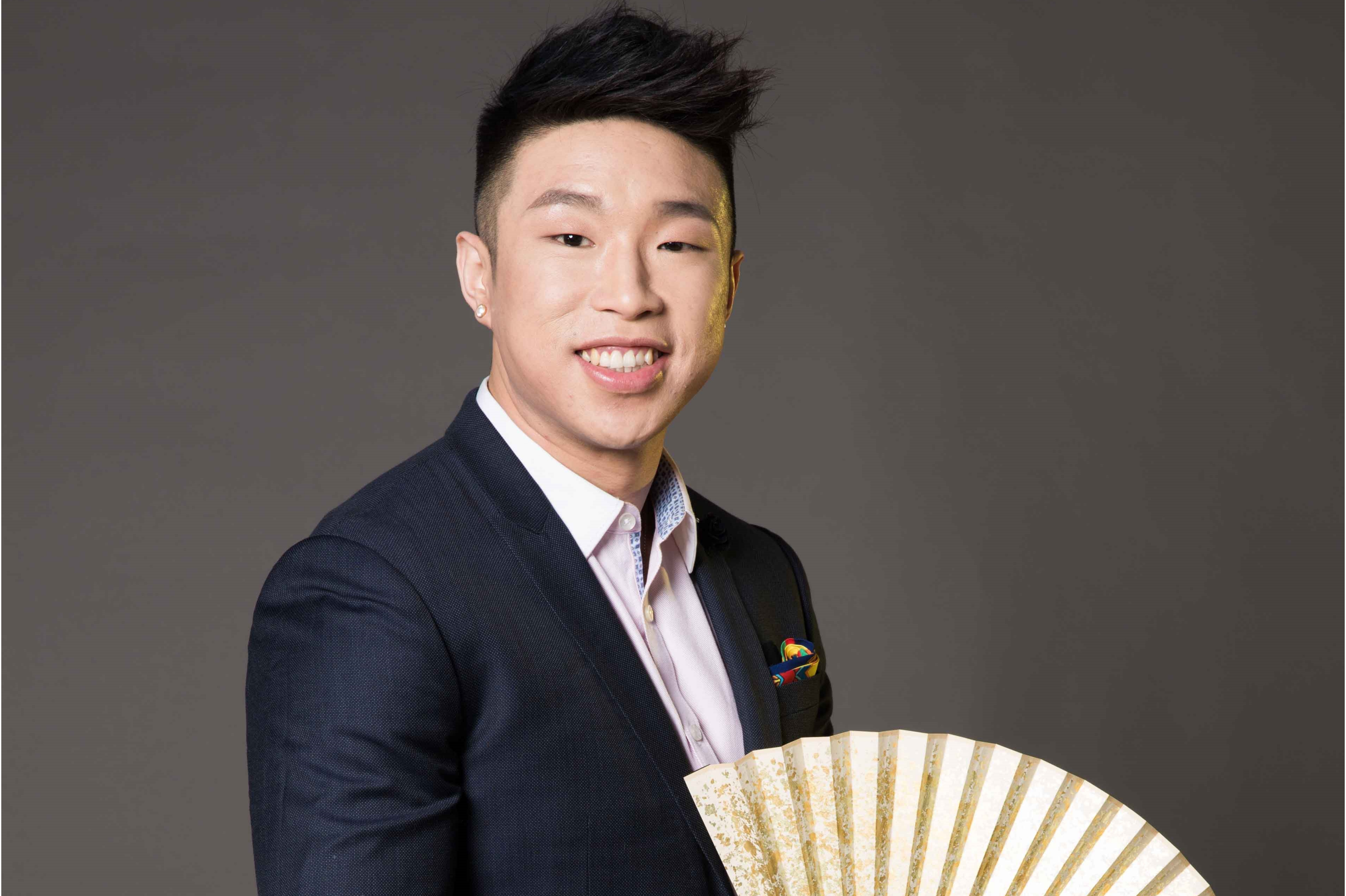  p>朱云峰,本名朱健锋,艺名烧饼,1991年5月23日出生于黑龙江省哈尔滨