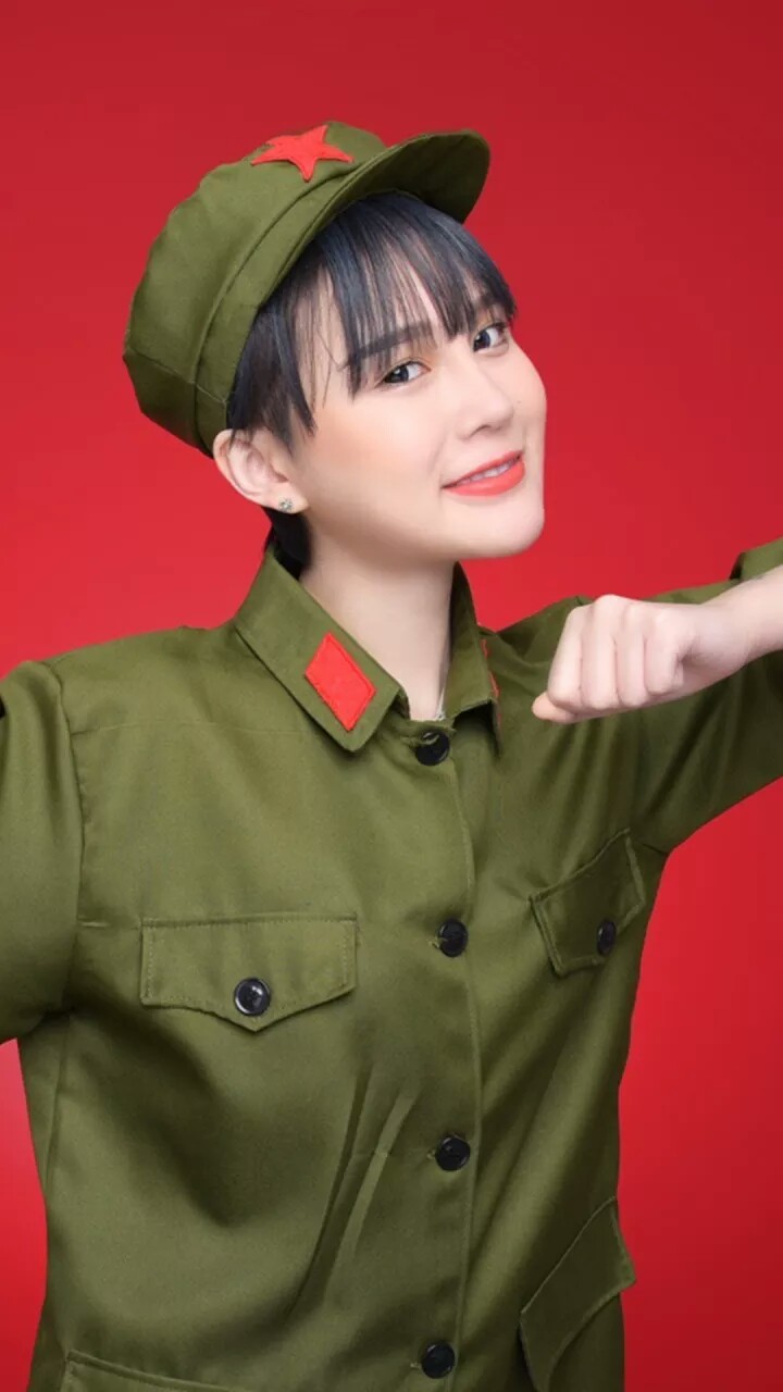  p>赵珈萱,1997年2月7日出生于辽宁省沈阳市,中国内地女演员,歌手