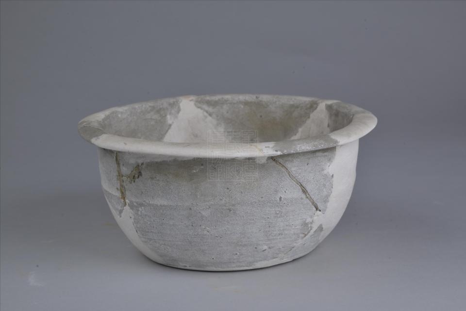 西汉灰陶盆